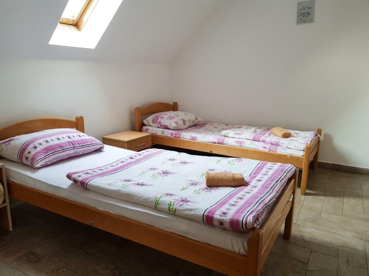 Sobe Sa Kupatilom Jajce Bed & Breakfast Exterior photo